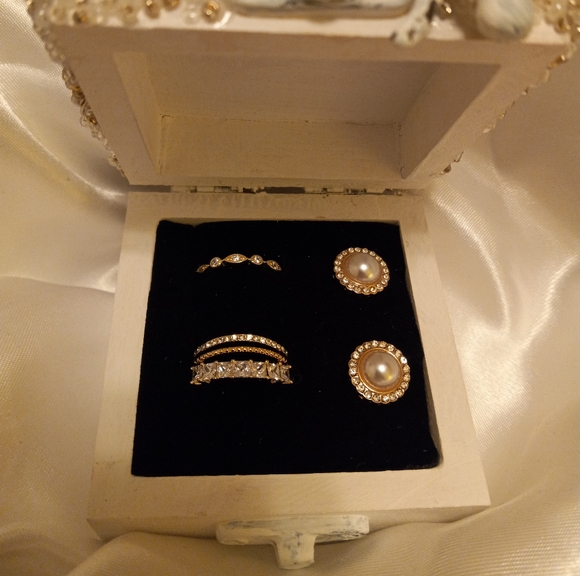 Handmade mimi jewerly box